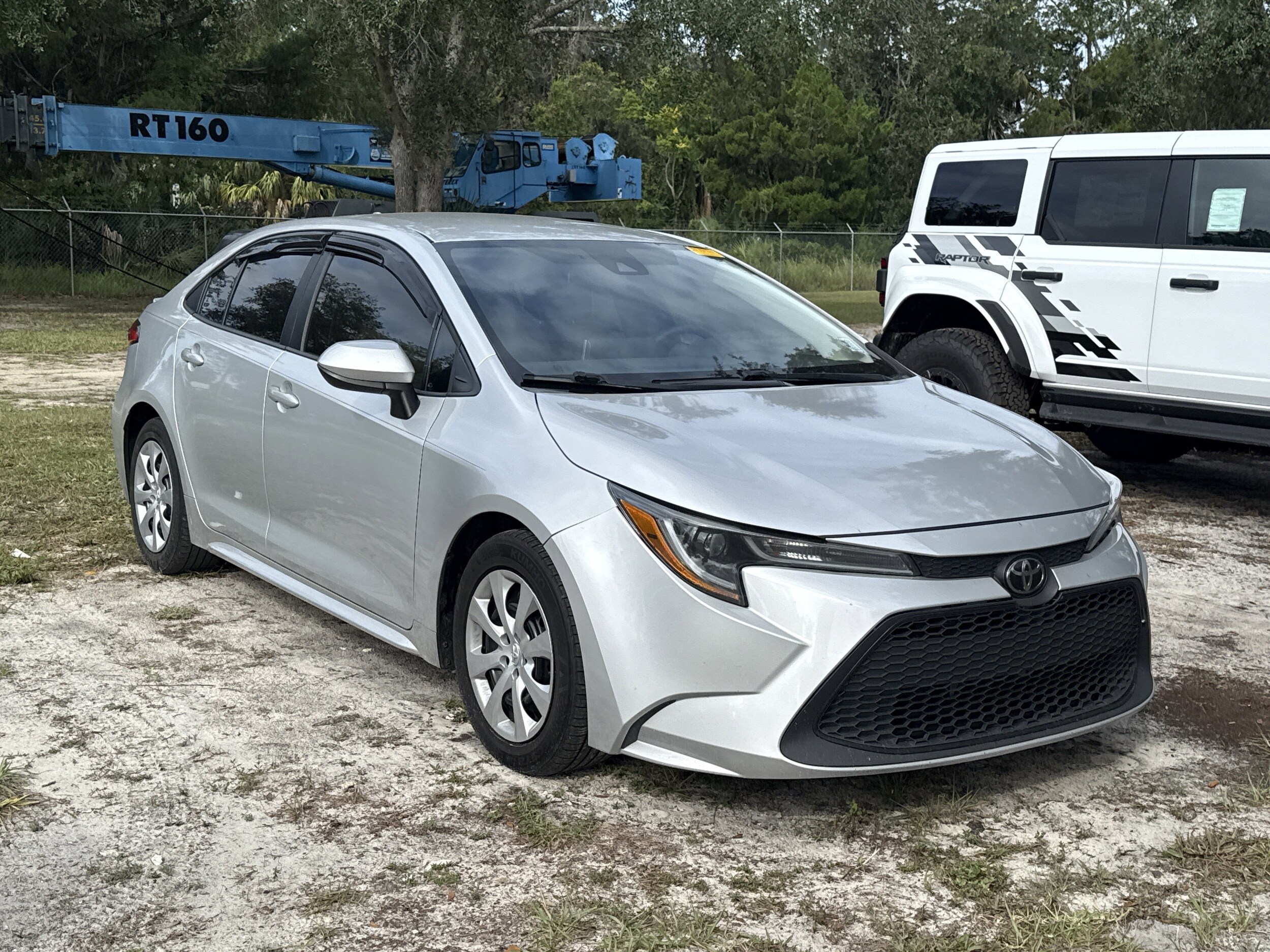 2021 Toyota Corolla LE photo 2