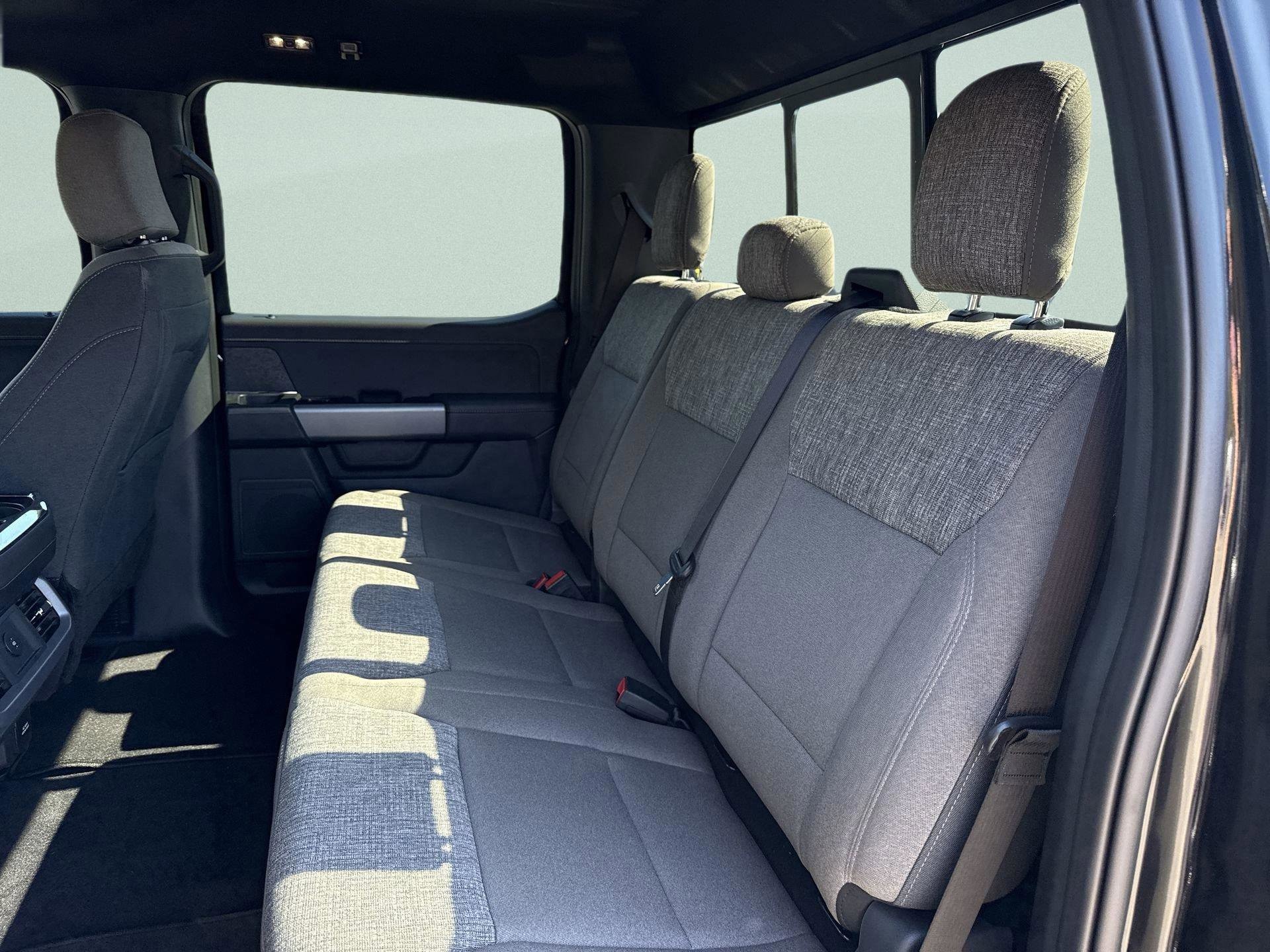 2025 Ford F-150 XLT - Photo 25