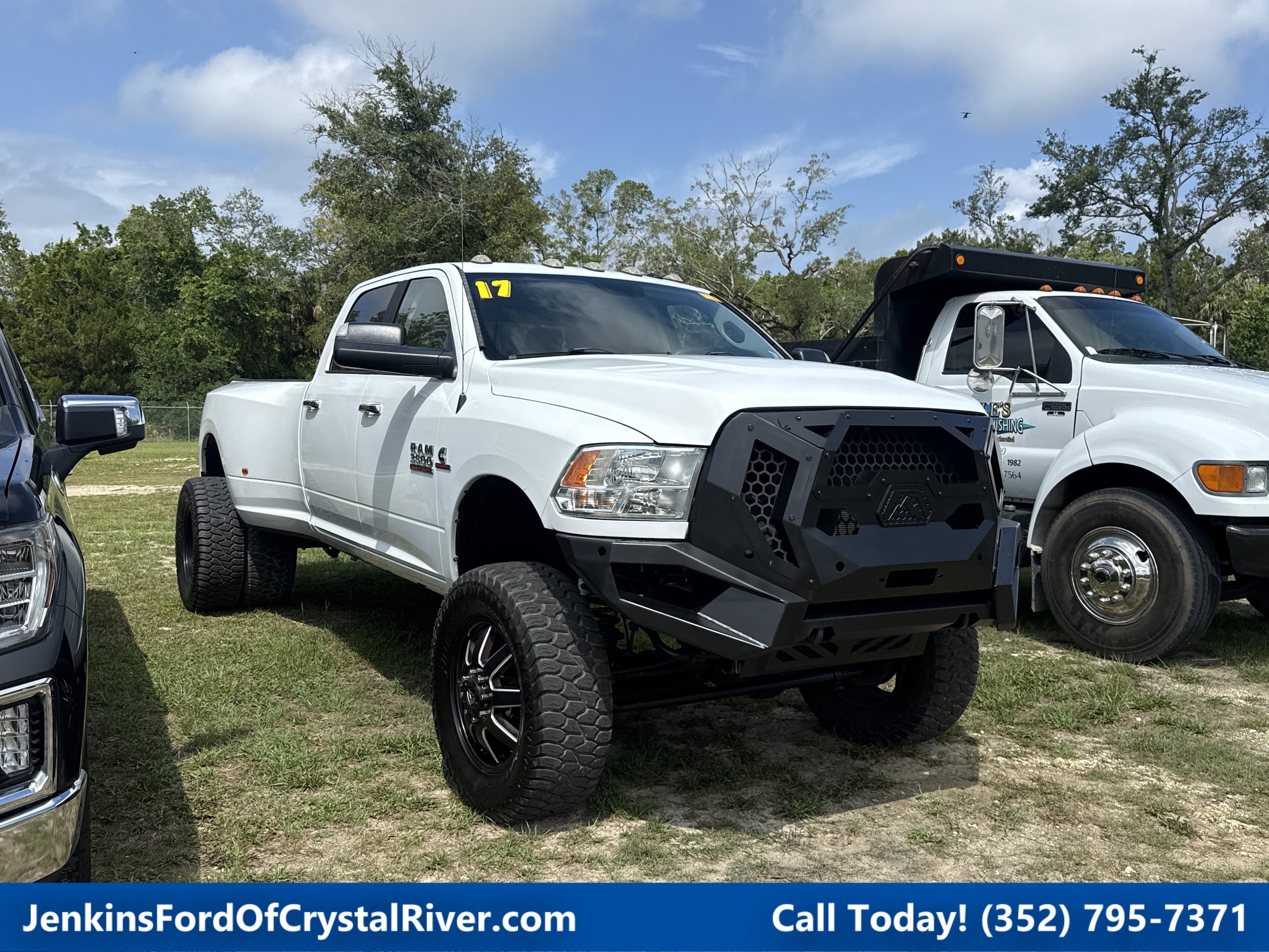 2017 RAM 3500 SLT 4X4 Crew Cab LWB's photo