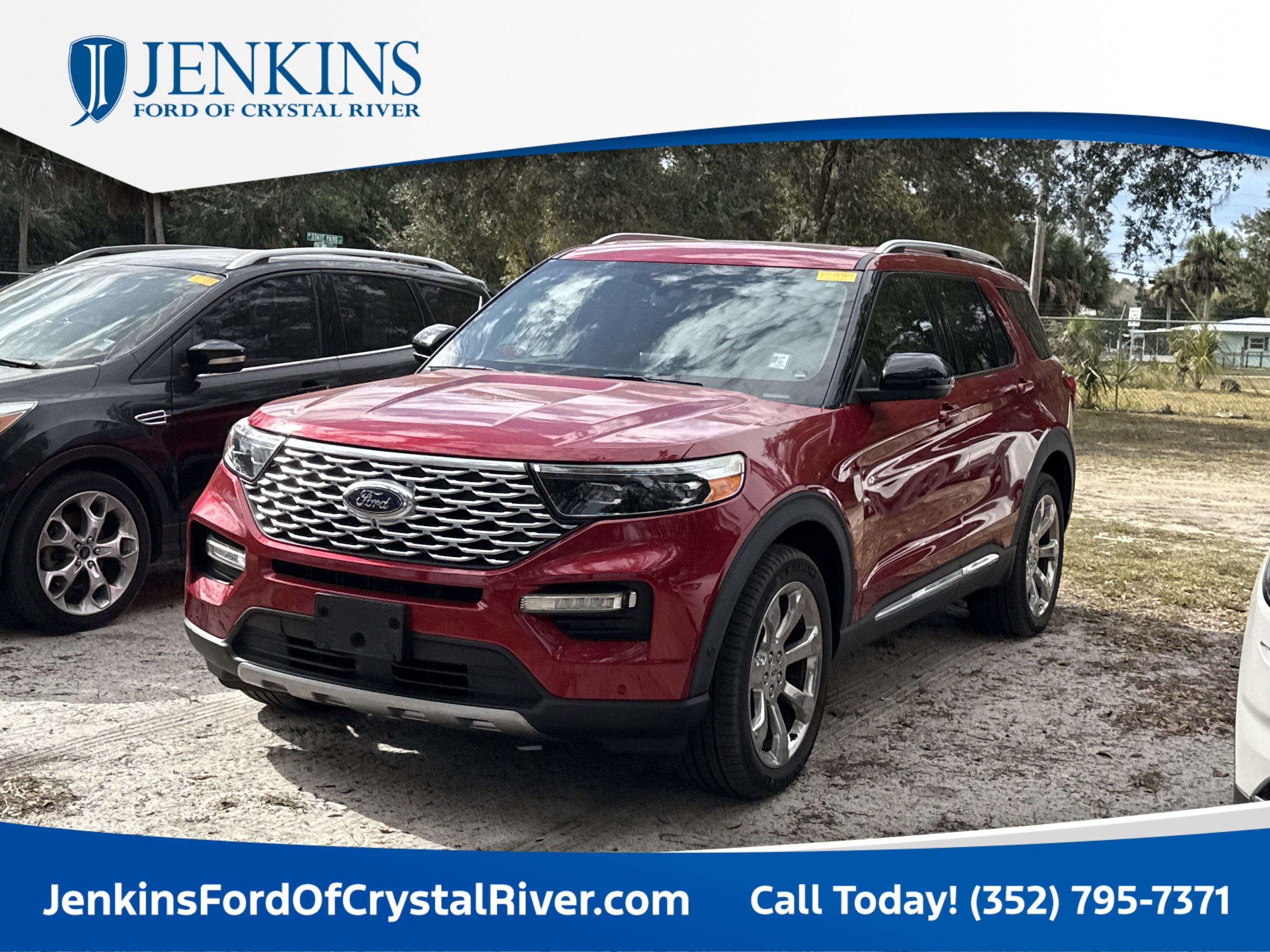 2020 Ford Explorer Platinum's photo