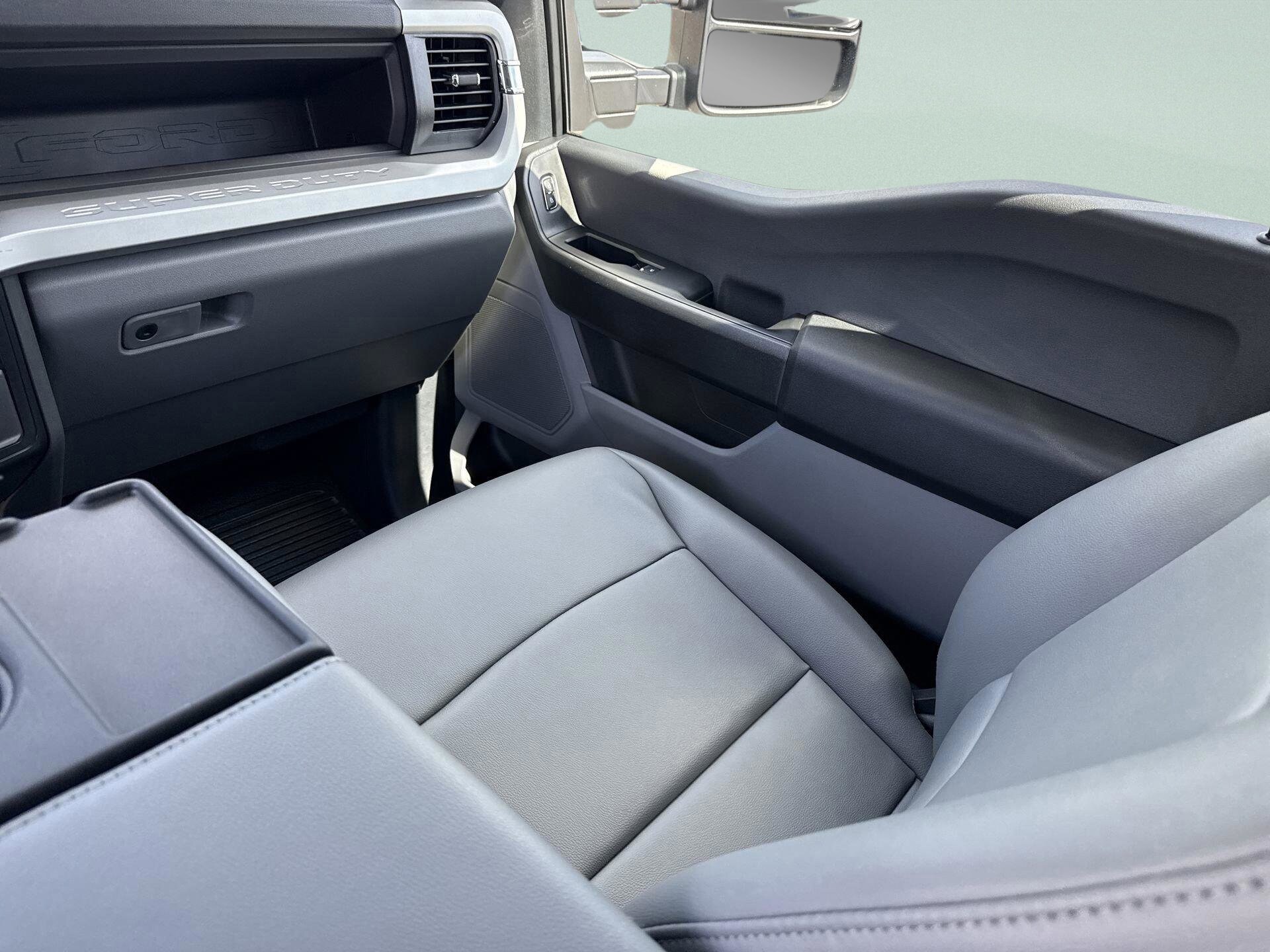 2026 Ford F-350 Super Duty XL - Photo 30