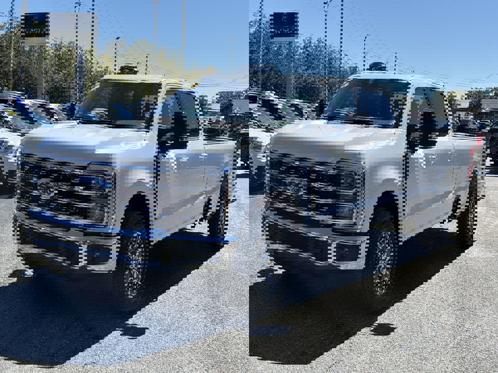 2026 Ford F-250 Lariat photo 2