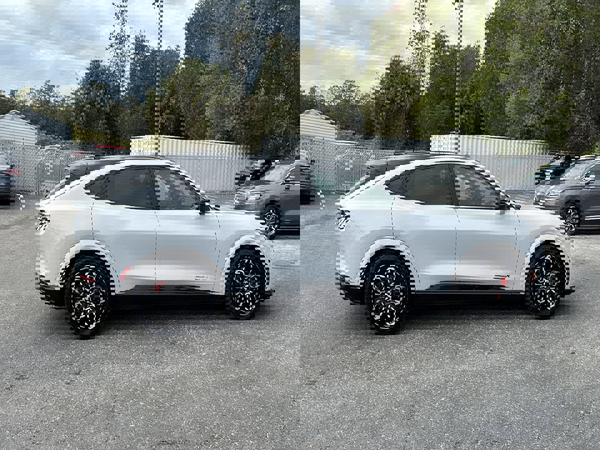 2023 Ford Mustang Mach-E GT photo 3