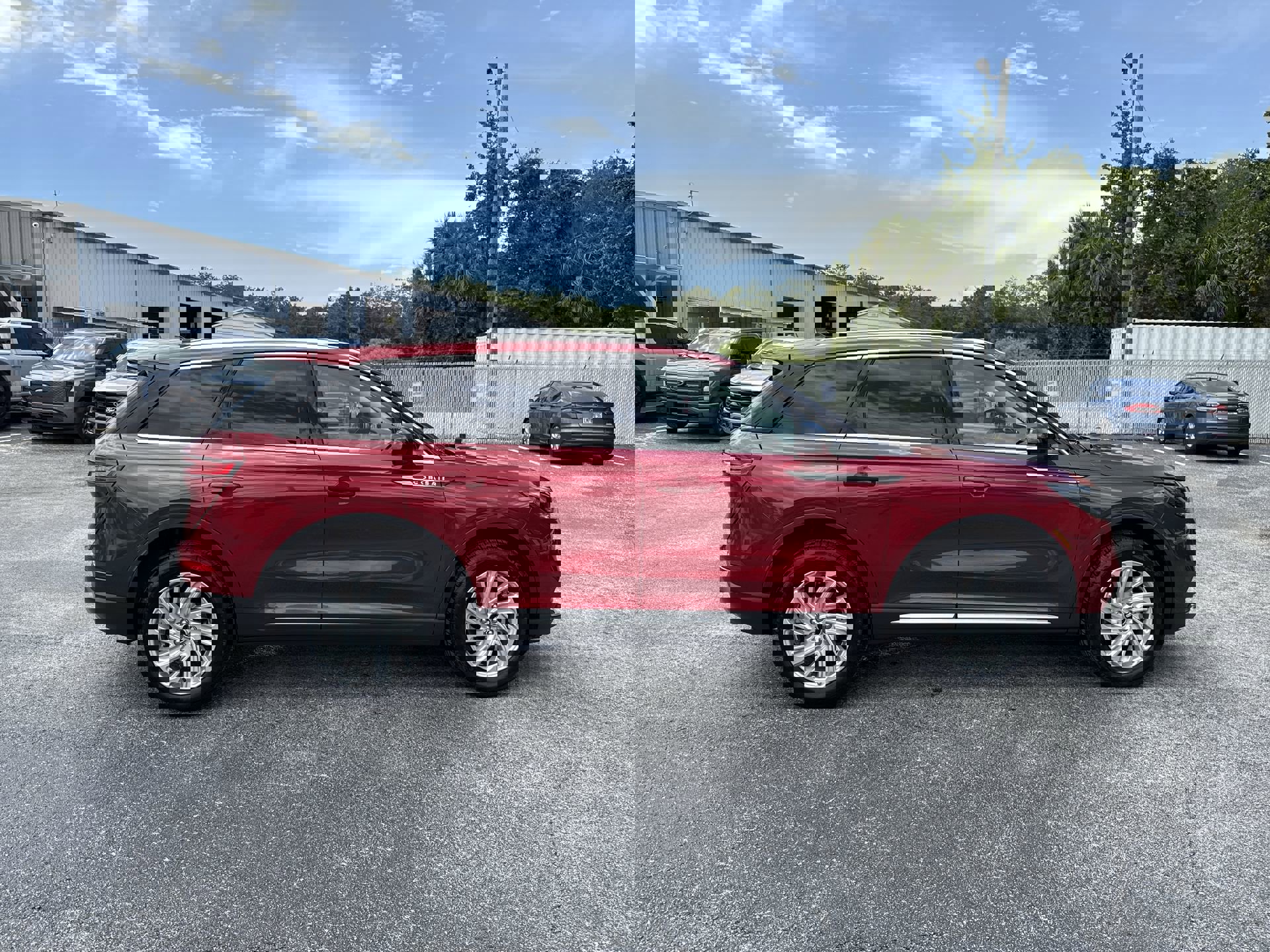 2020 Lincoln Corsair Standard photo 3
