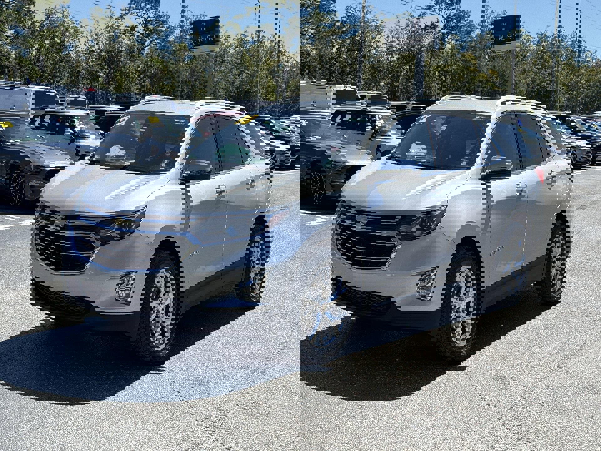 2018 Chevrolet Equinox Premier photo 2