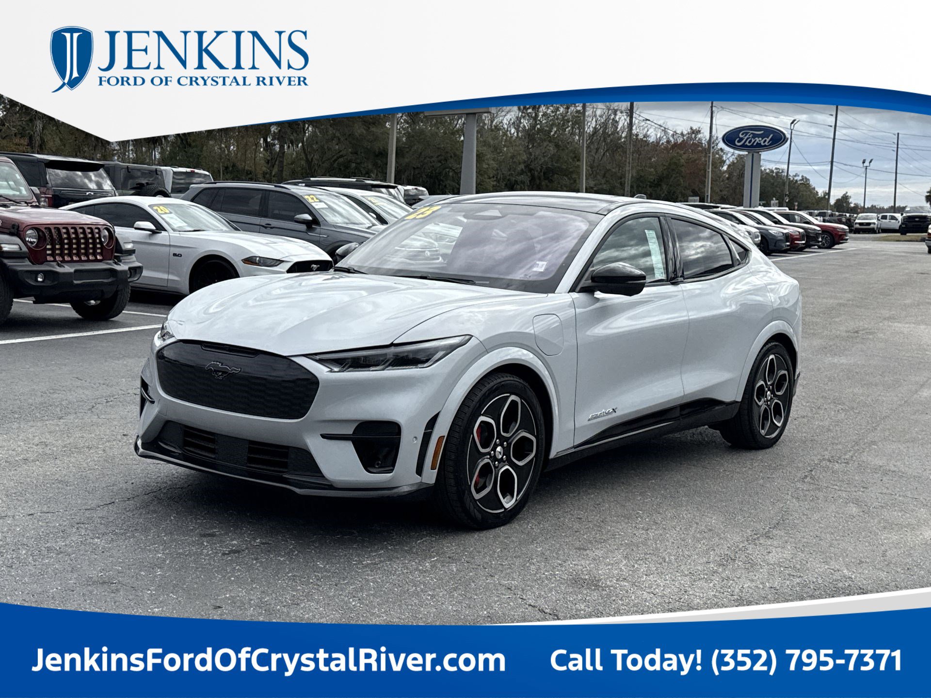 2023 Ford Mustang Mach-E GT photo 2