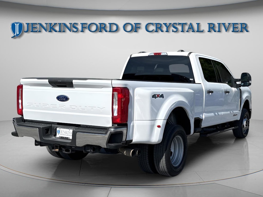 Certified 2024 Ford F-350 XLT Truck Crew Cab