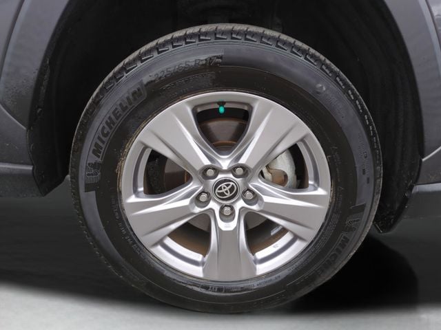 2023 Toyota RAV4 XLE - Photo 25