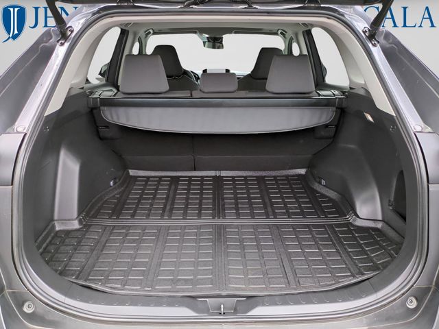 2023 Toyota RAV4 XLE - Photo 9