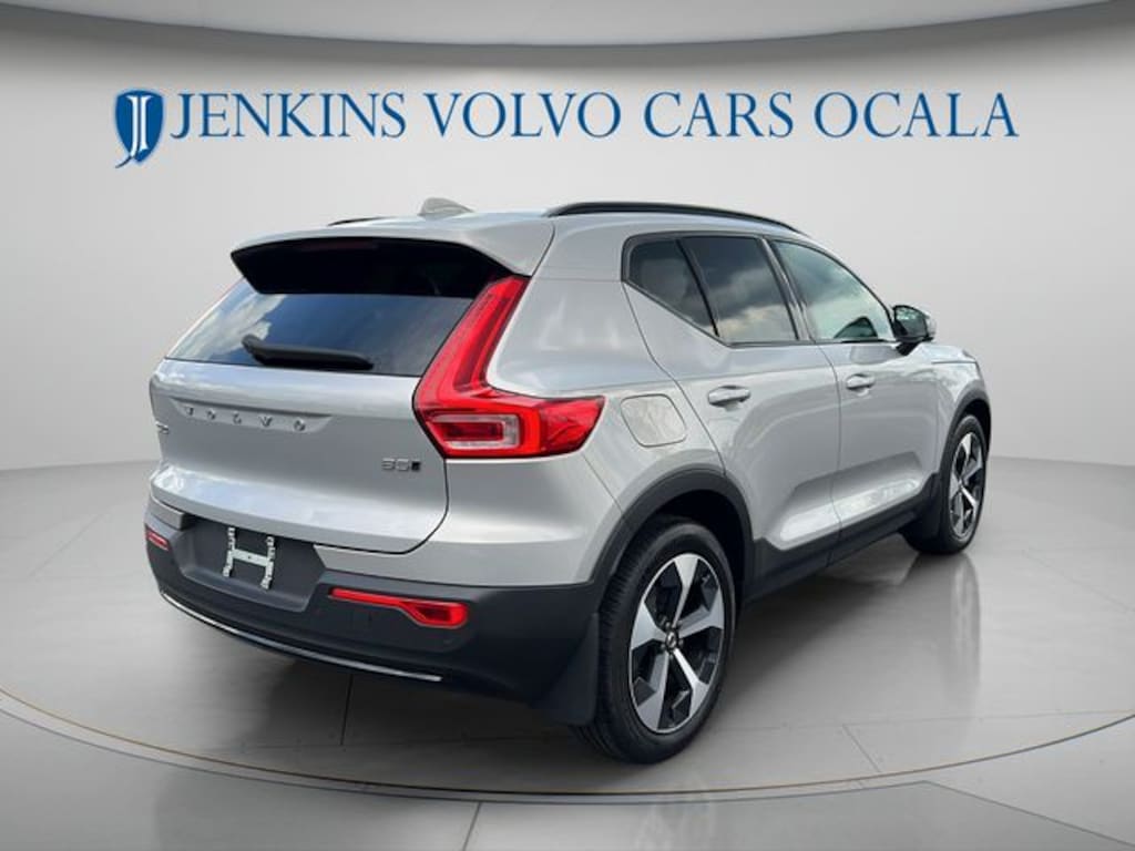 Certified 2024 Volvo XC40 B5 Core SUV