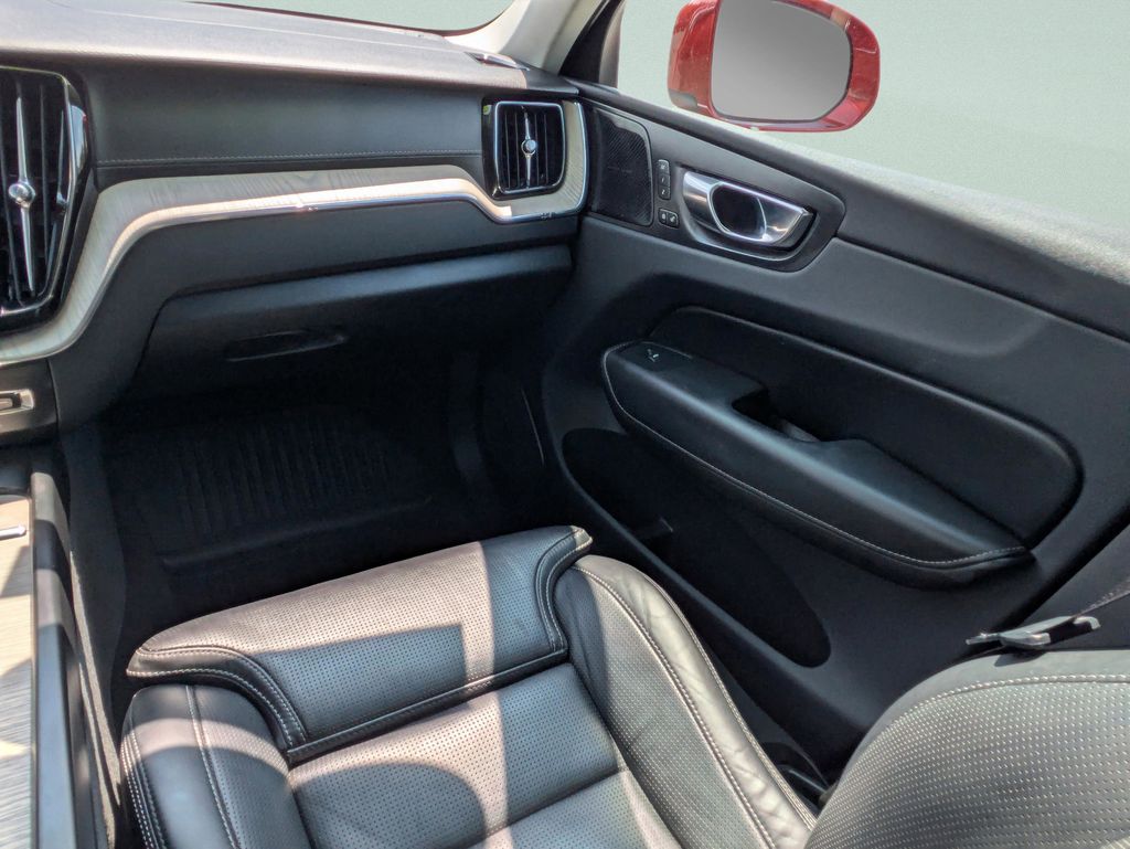 2022 Volvo XC60 Inscription - Photo 12