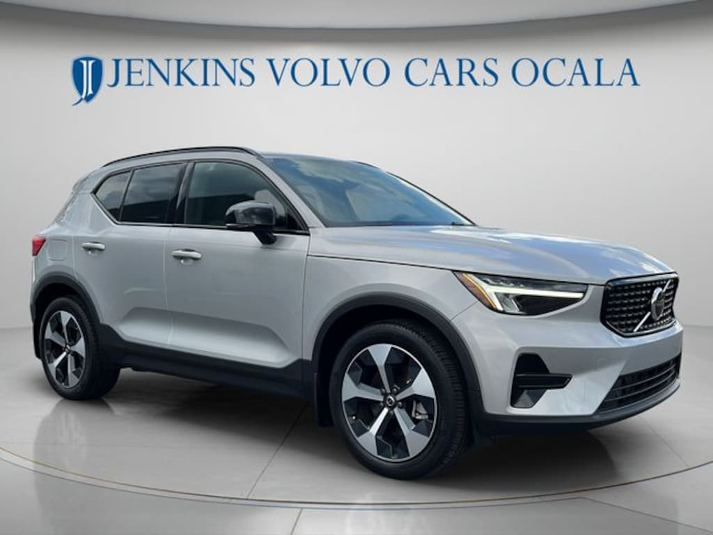 Certified 2024 Volvo XC40 B5 Core SUV