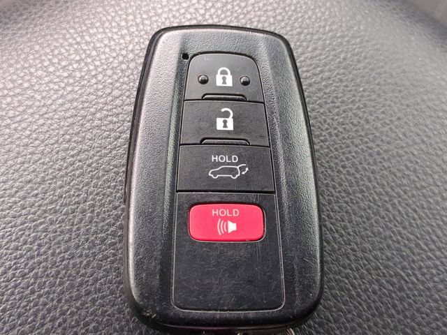 2023 Toyota RAV4 XLE - Photo 23