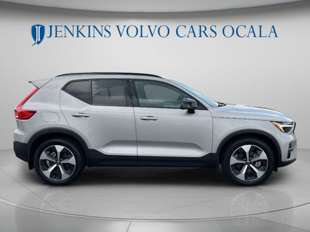 Certified 2024 Volvo XC40 B5 Core SUV