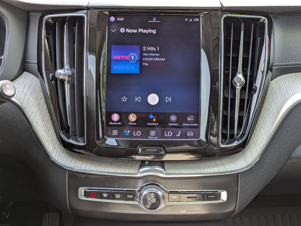 2022 Volvo XC60 Inscription - Photo 13