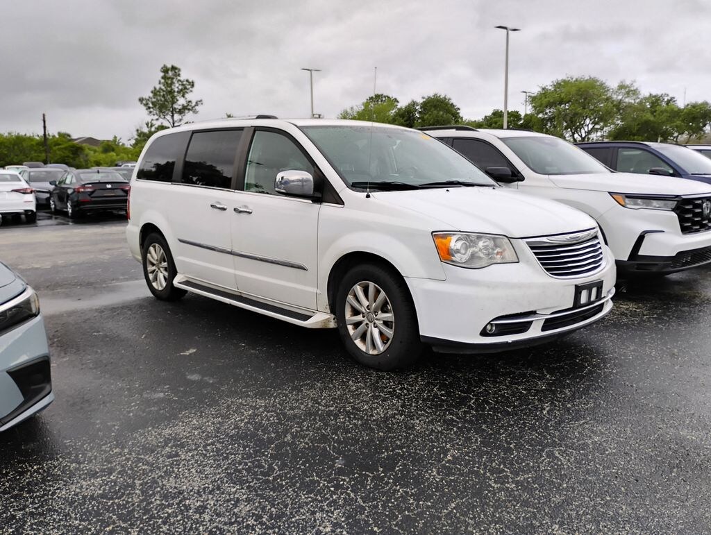 Used 2015 Chrysler Town & Country Limited Minivan/Van