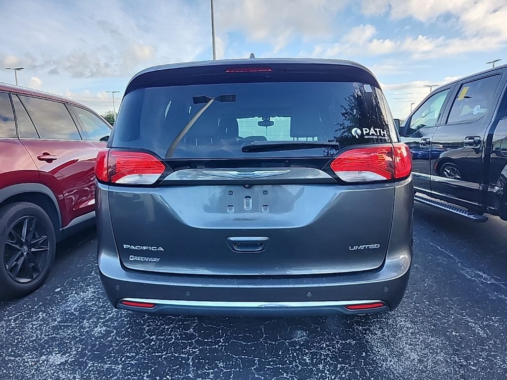 Used 2020 Chrysler Pacifica Limited Minivan/Van