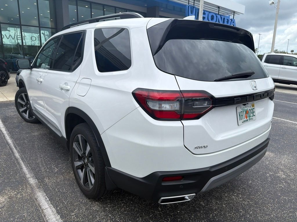 Certified 2023 Honda Pilot Touring SUV