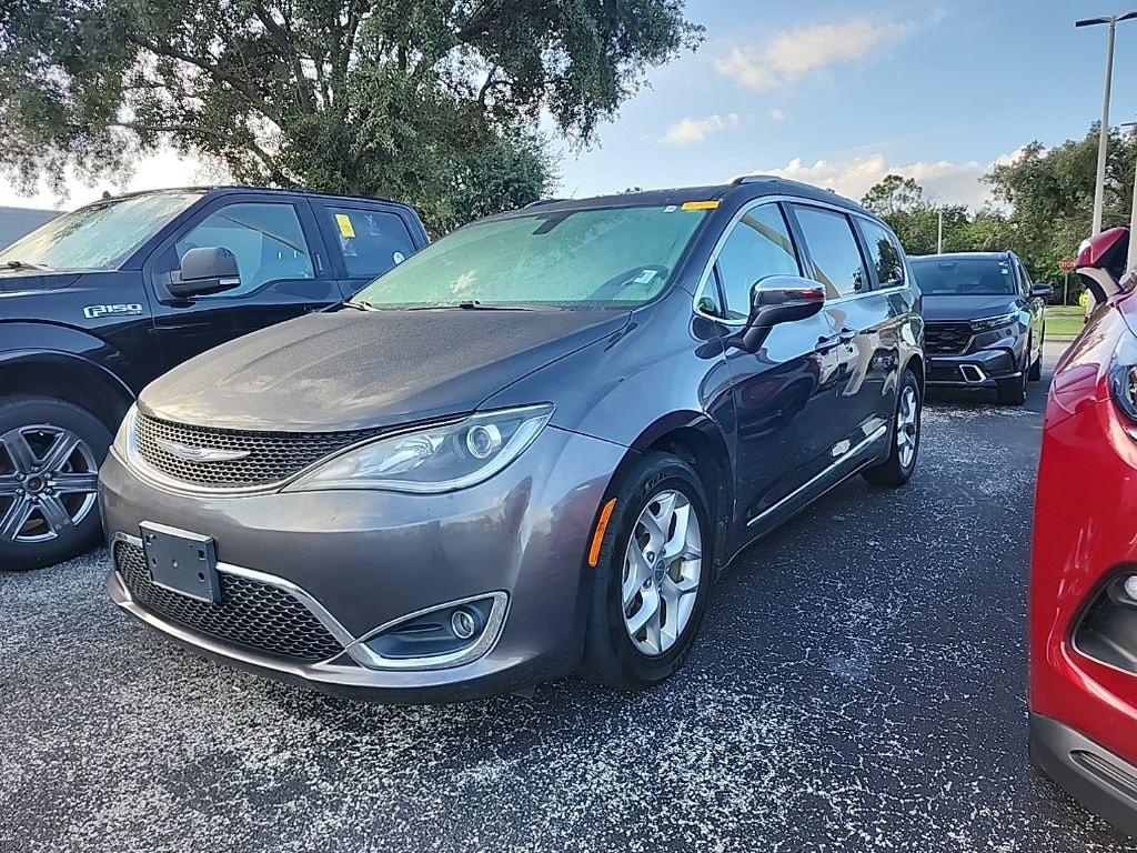 Used 2020 Chrysler Pacifica Limited Minivan/Van