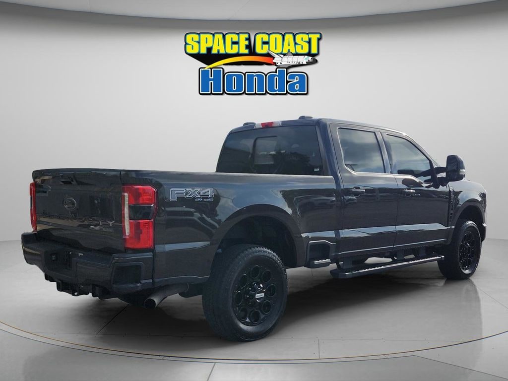 Used 2024 Ford F-250SD Lariat Truck