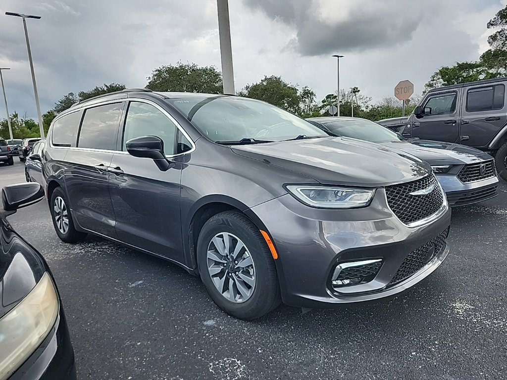 Used 2021 Chrysler Pacifica Hybrid Touring Minivan/Van
