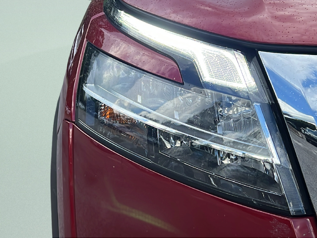 2023 Nissan Pathfinder SL SUV
