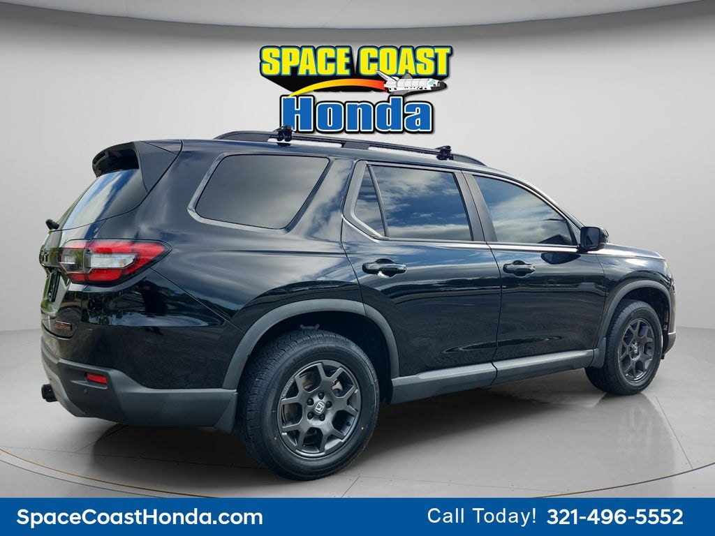 Used 2024 Honda Pilot TrailSport SUV