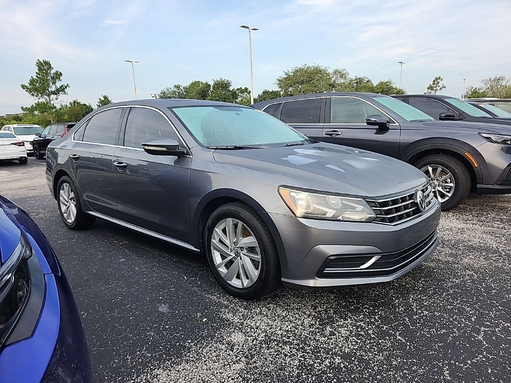 Used 2018 Volkswagen Passat 2.0T SE Sedan