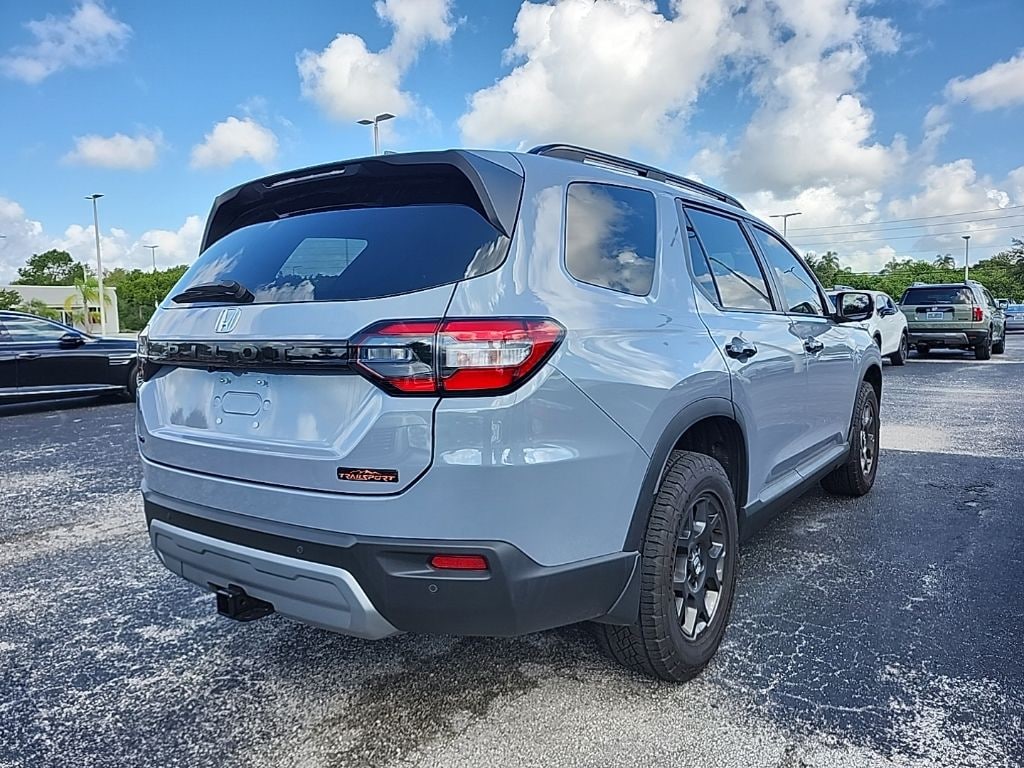 Used 2025 Honda Pilot TrailSport SUV