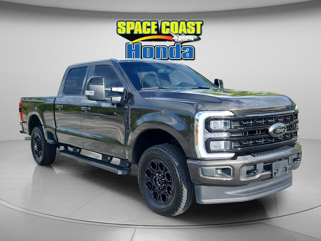 Used 2024 Ford F-250SD Lariat Truck