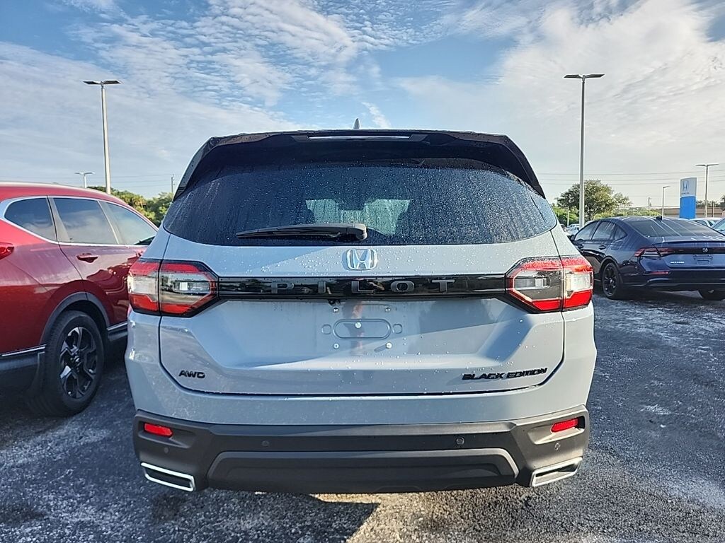 Used 2025 Honda Pilot Black Edition SUV