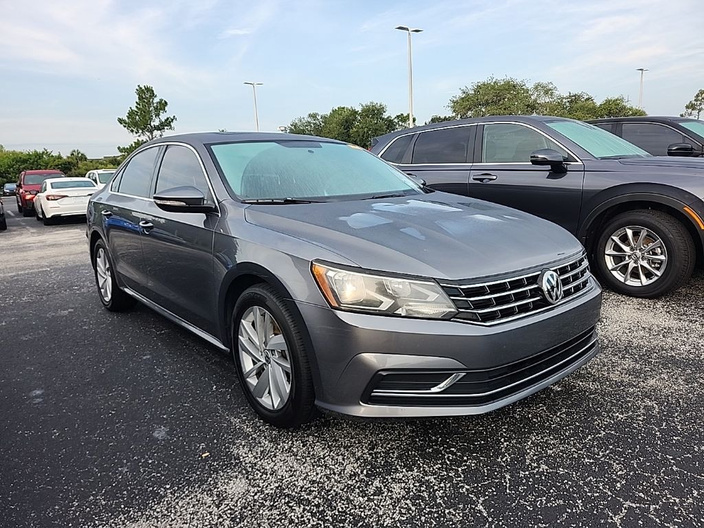Used 2018 Volkswagen Passat 2.0T SE Sedan