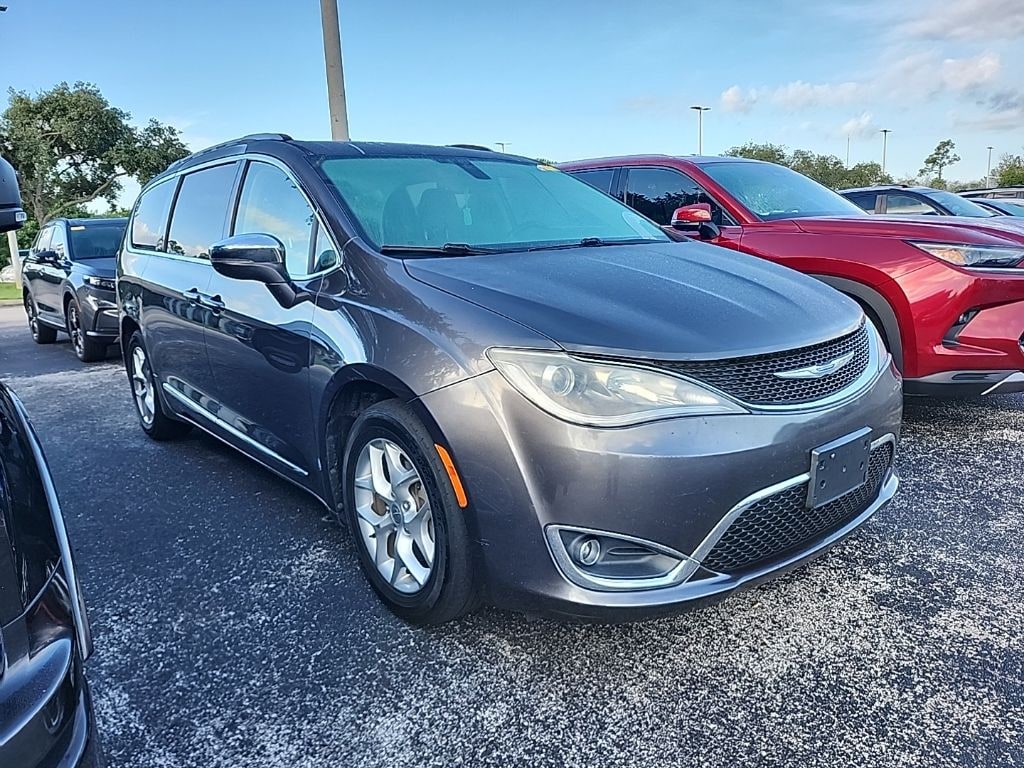 Used 2020 Chrysler Pacifica Limited Minivan/Van
