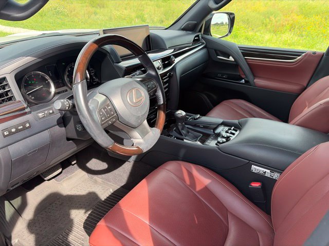 2020 Lexus LX 570 - Photo 11