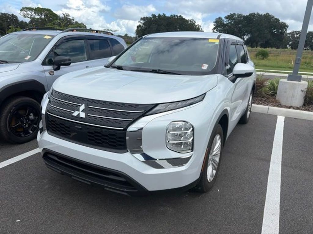Used 2024 Mitsubishi Outlander ES SUV