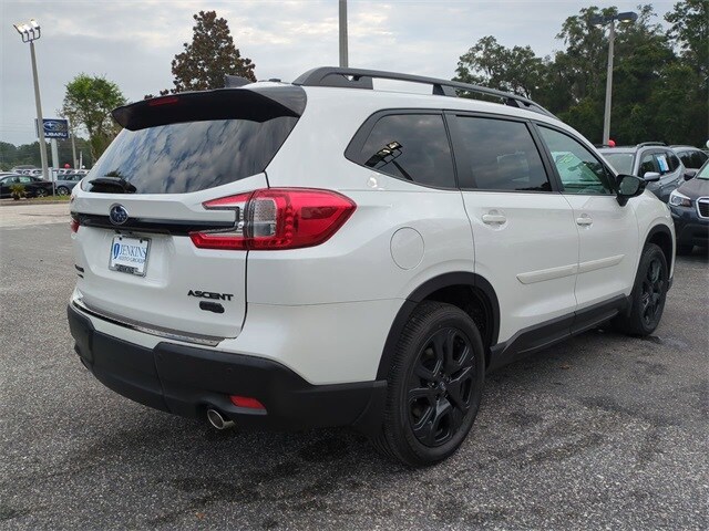 2025 Subaru Ascent Onyx Edition Touring photo 3