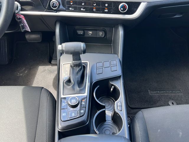 2024 Kia Sportage LX - Photo 15