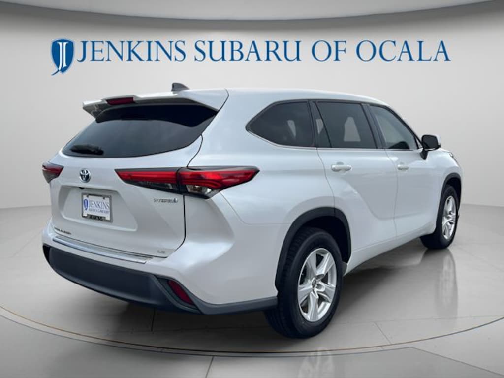 Used 2022 Toyota Highlander Hybrid LE SUV