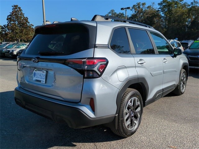 2026 Subaru Forester Premium photo 4