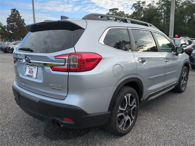 2023 Subaru Ascent Touring photo 3