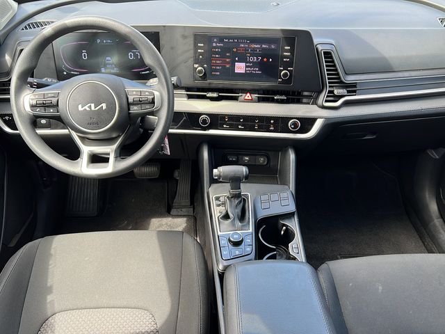 2024 Kia Sportage LX - Photo 11