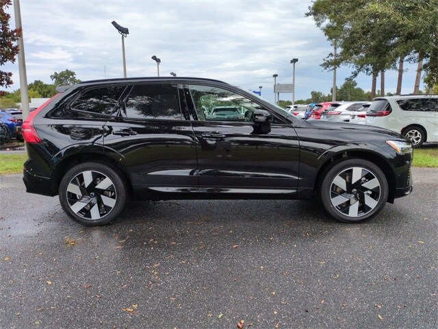 2025 Volvo XC60 Hybrid T8 Plus photo 3
