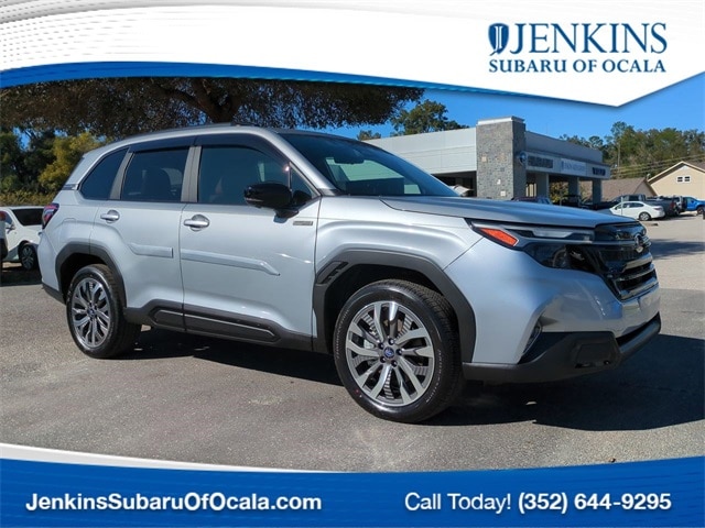 2025 Subaru Forester Touring's photo