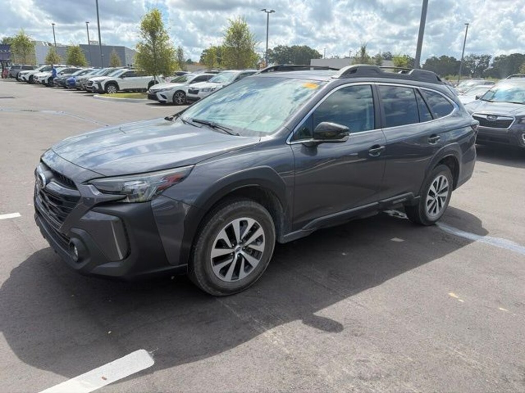 Used 2025 Subaru Outback Premium SUV