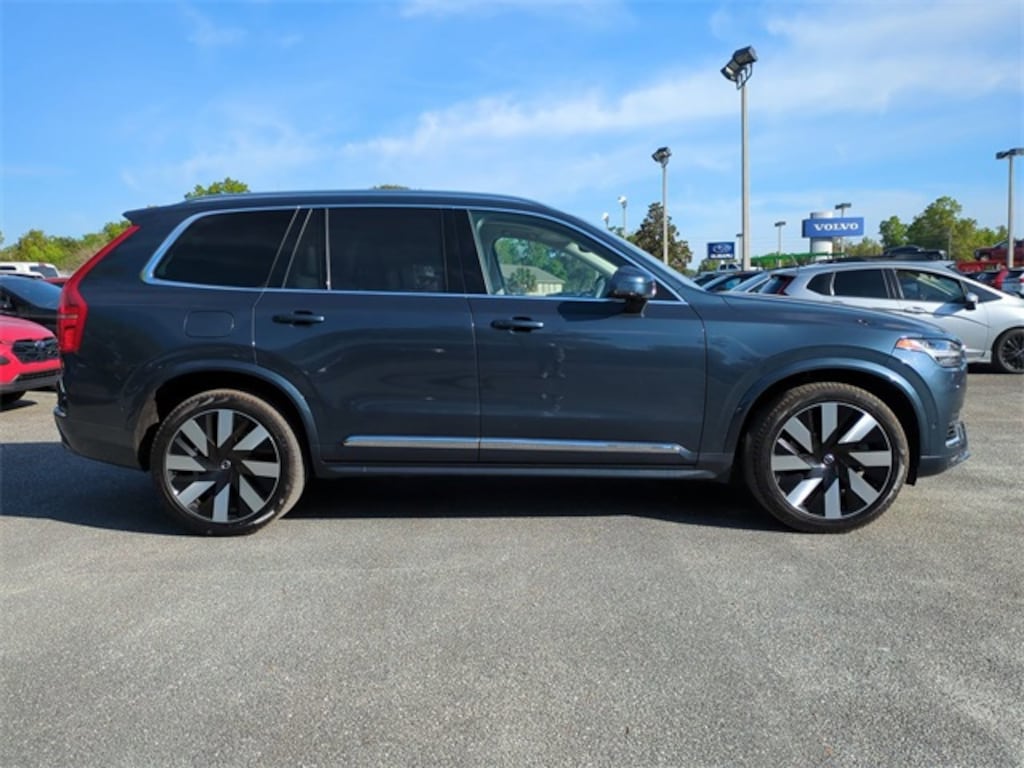 Certified 2023 Volvo XC90 Recharge Plug-In Hybrid Ultimate SUV