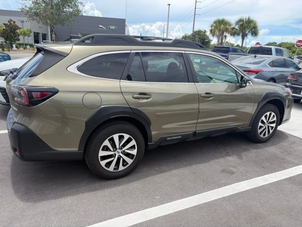 Used 2024 Subaru Outback Premium SUV