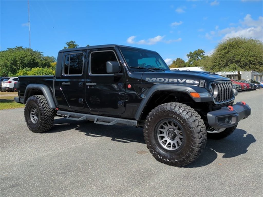 Used 2024 Jeep Gladiator Mojave Truck