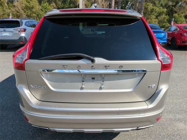 2016 Volvo XC60 T5 Drive-E Premier photo 4