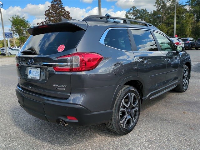 2025 Subaru Ascent Touring photo 4