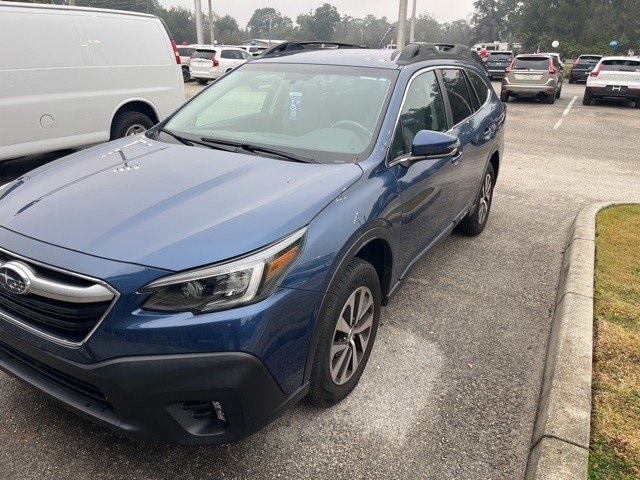 2022 Subaru Outback Premium's photo